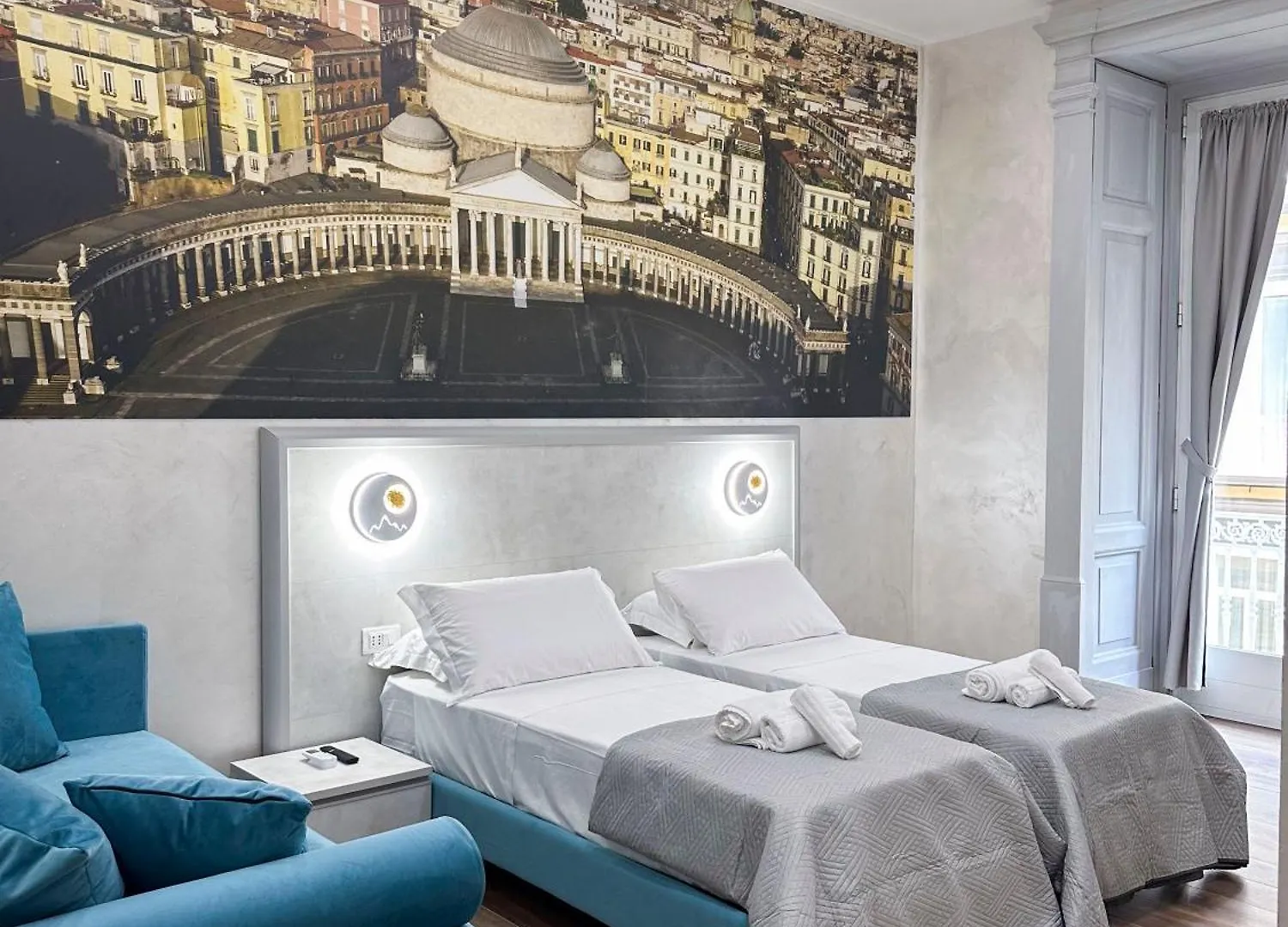 Duomo 50 Napoli Hotel 0*, Naples Italy