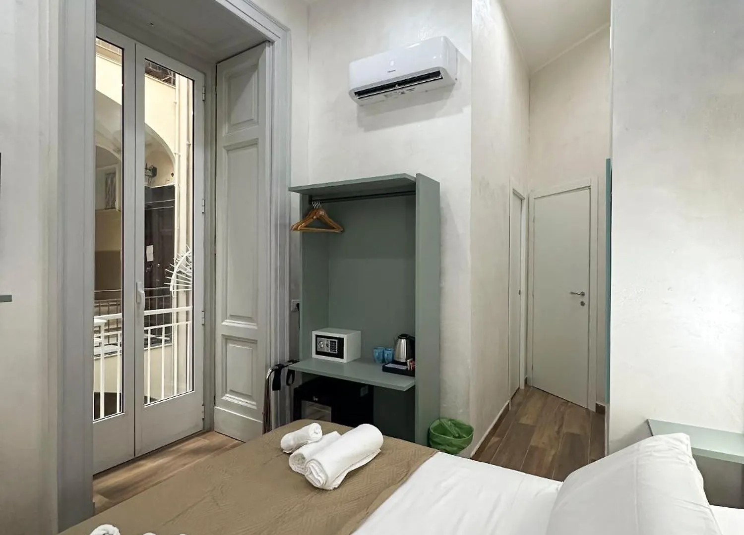 فندق Duomo 50 Napoli بيت ضيافة